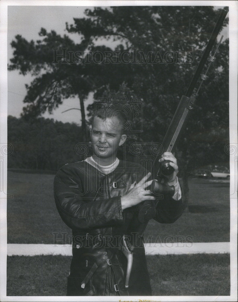 1968 Lieutenant John Writer was honored for his shooting prowess - Historic Images