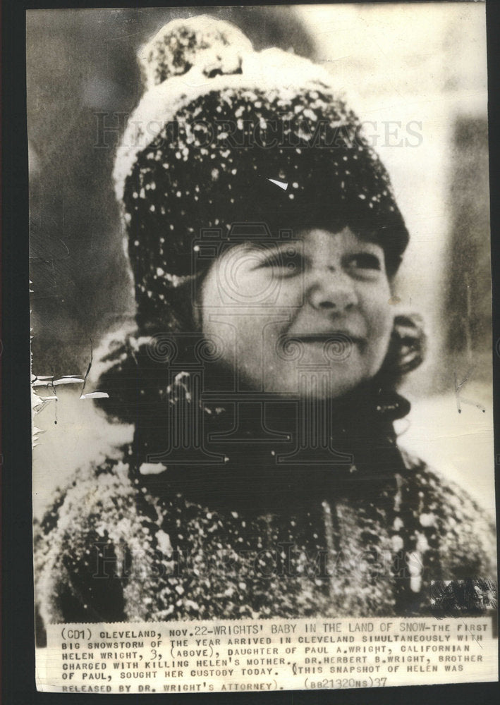 1937 Press Photo Helen Wright, 3, enjoying the first big snowstorm of the year - Historic Images