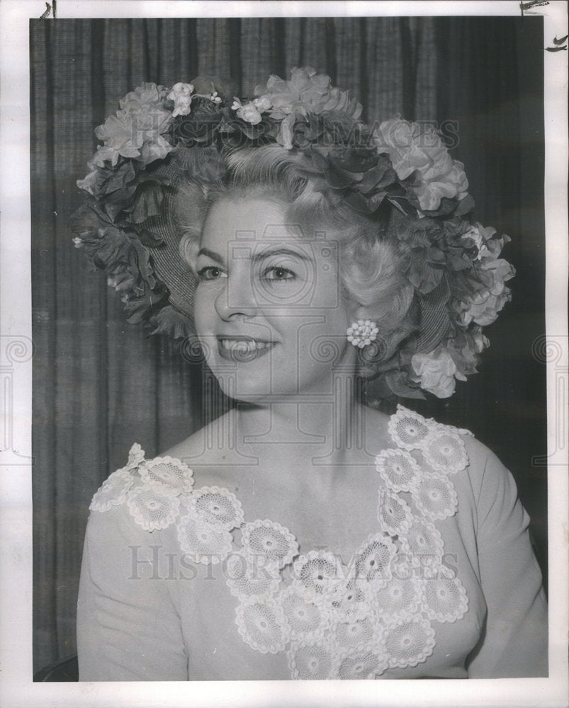 1962 Mrs. George W. Larson Chicago City Socialite - Historic Images