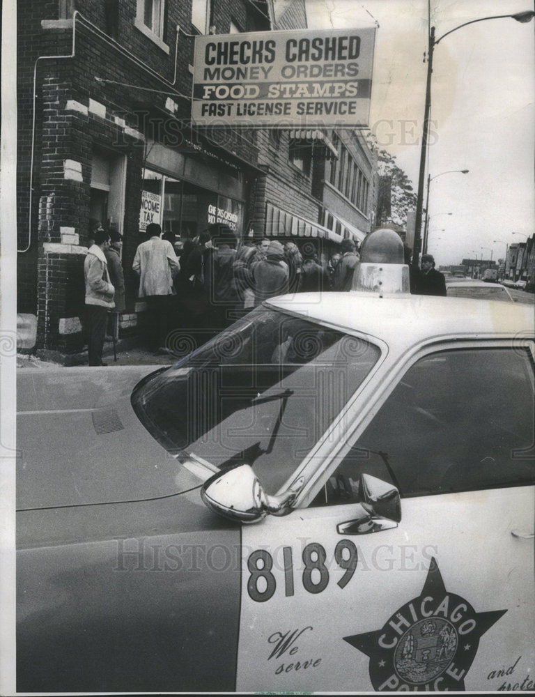 1974 Patrolman James W Campbell Deering District Robbers - Historic Images