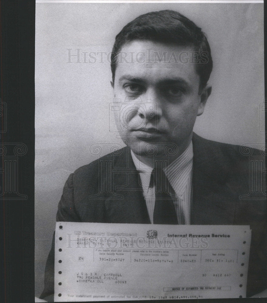 1968 Press Photo John G. Campbell Receives Erroneous Income Tax Bill - Historic Images