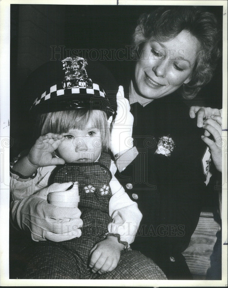 1983 Press Photo Valerie Campbell after graduation ceremonies for Police Recruit - Historic Images