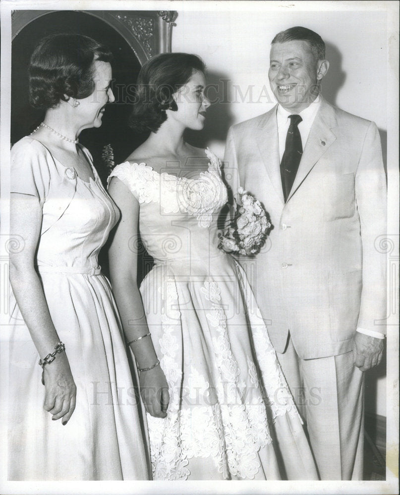 1957 Press Photo Mrs. Louis Laflin, Mary Jo Laflin and Mr. Laflin Wedding ` - Historic Images