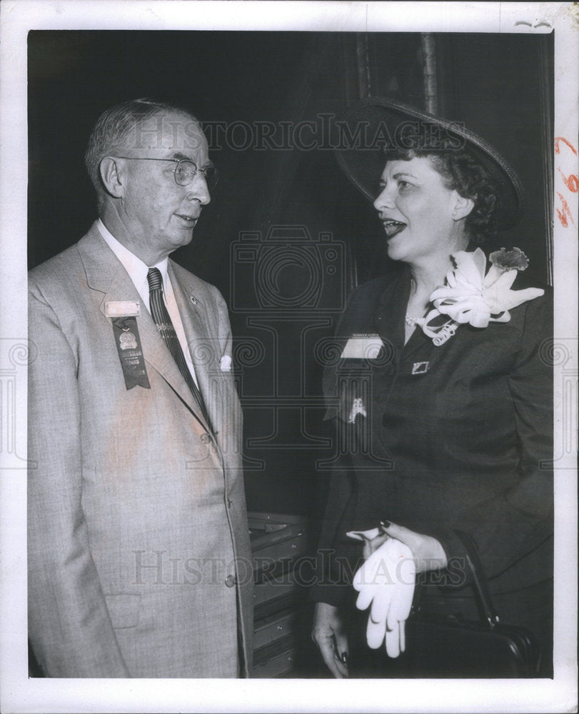 1956 Press Photo Mrs. Mason G. Lawson talking with a man - Historic Images