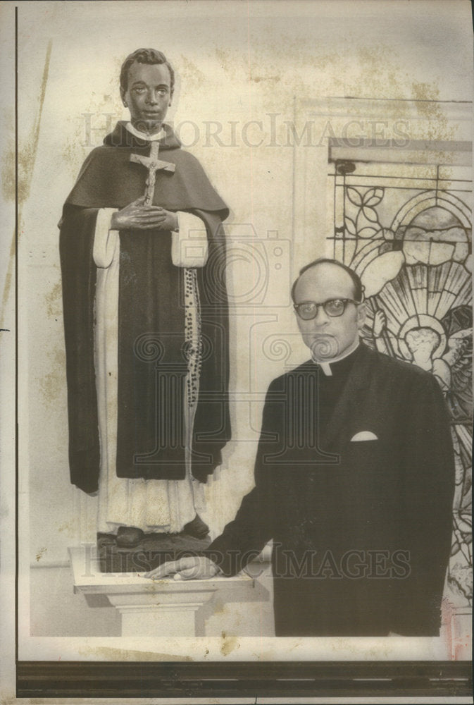 1969 Chicago Reverend Gerald Montroy Saint Martin DePores Cairo - Historic Images