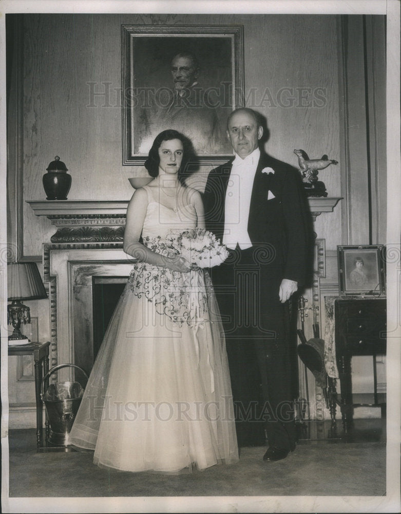 1940 Secretary Miss Joan Morgen Thau - Historic Images