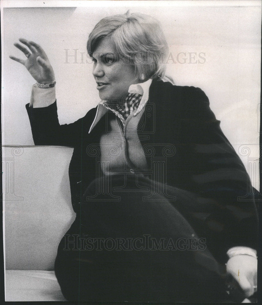 1973 Press Photo Pam Powell during interview - Historic Images