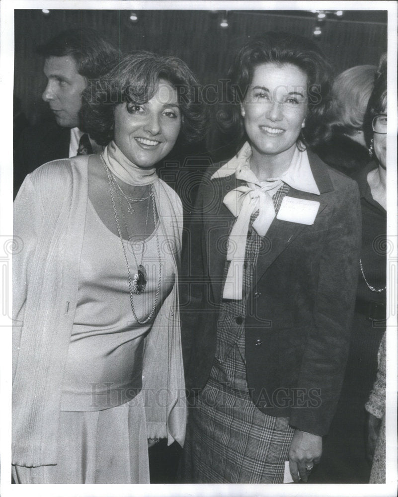 1976 Hedy Ratner assistant Superintendent of Cook County Schools wit - Historic Images