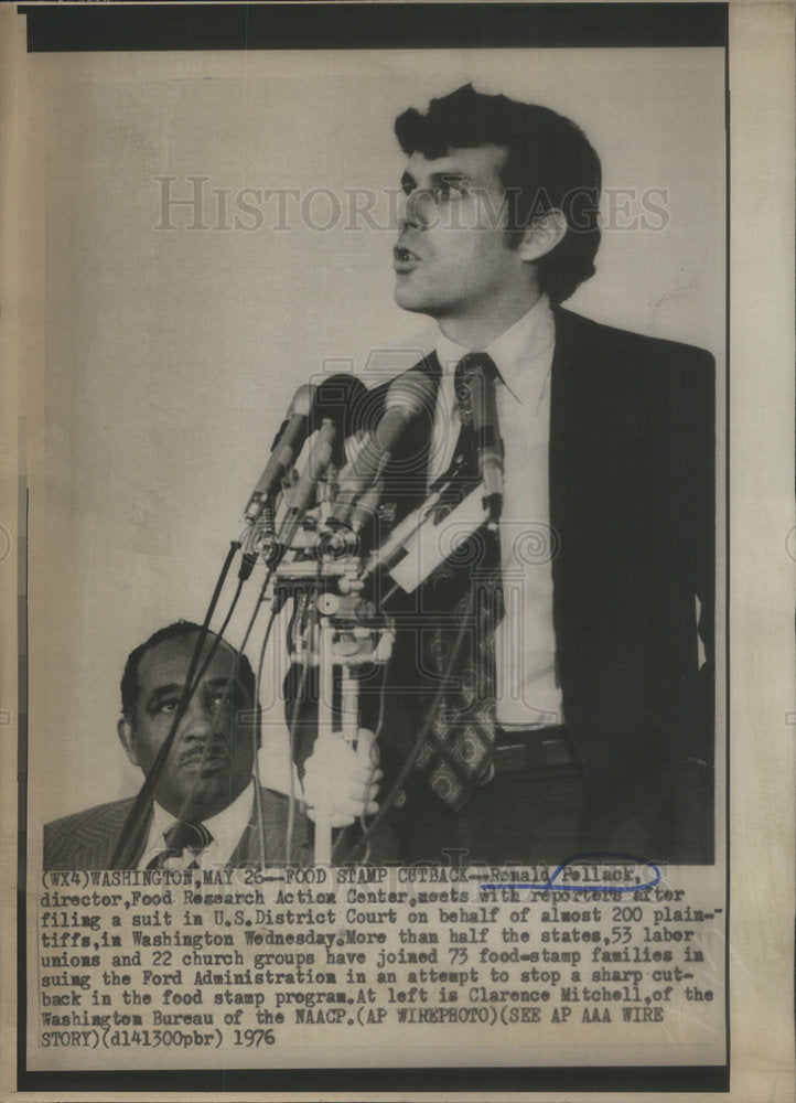 1976 Ronald Pollack Director Food Research Center Meet Reporters - Historic Images
