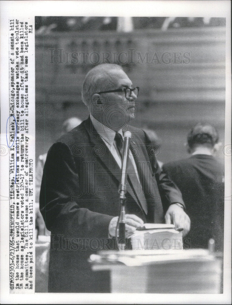 1965 Press Photo Ill. Rep. William Pollack sponsor a senate bill that would remo - Historic Images