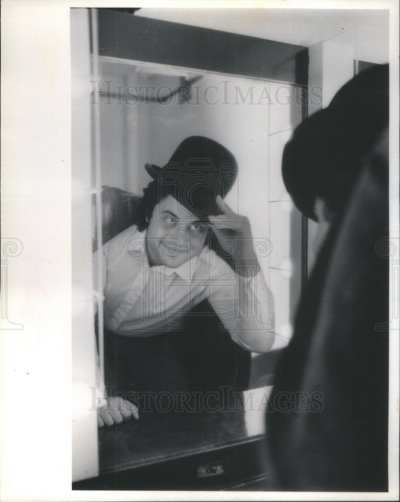 1986 Press Photo Vyacheslav Polosov Soviet deflector sings at Lyric Opera House - Historic Images