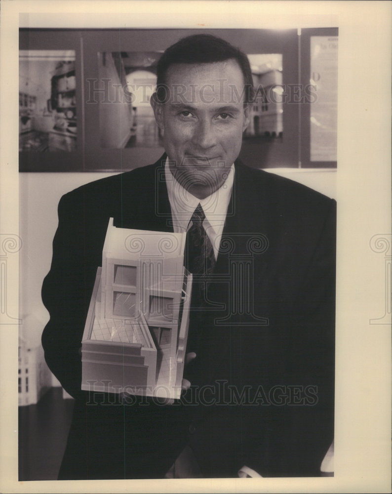 1994 Press Photo Richard Gibbons architect hire in the March/April Metropolitan - Historic Images