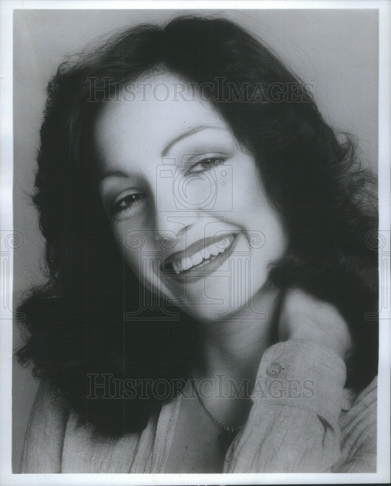 1977 Press Photo Margie Gibson American Singer Performer Entertainer Chicago Ill - Historic Images