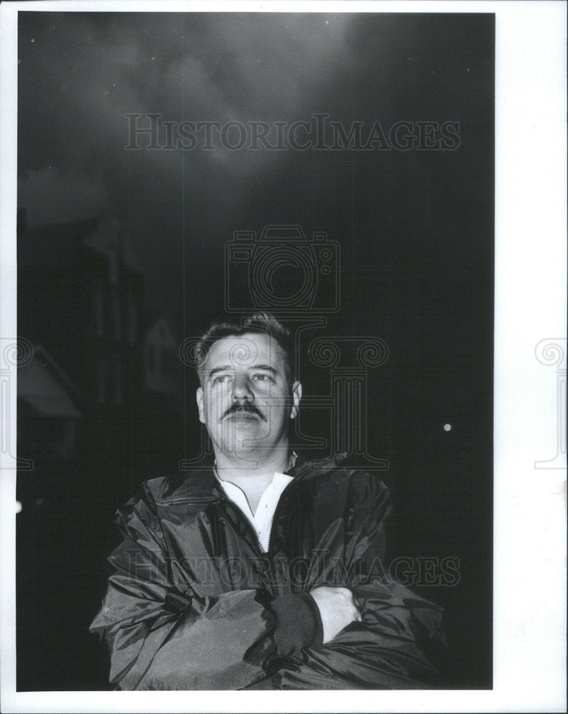 1991 Press Photo John Gibula American Airport Service Truck Driver Chicago Ill - Historic Images