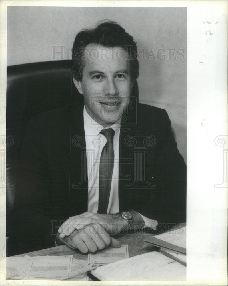 1984 Press Photo Tom B Rosenberg American Producer Chairman Lakeshore Entertain - Historic Images