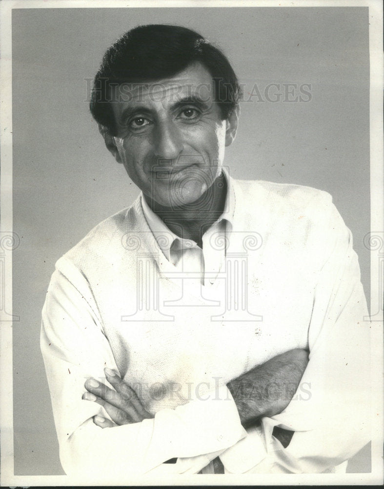 1983 Press Photo Actor Jamie Farr &quot;M*A*S*H&quot; - Historic Images