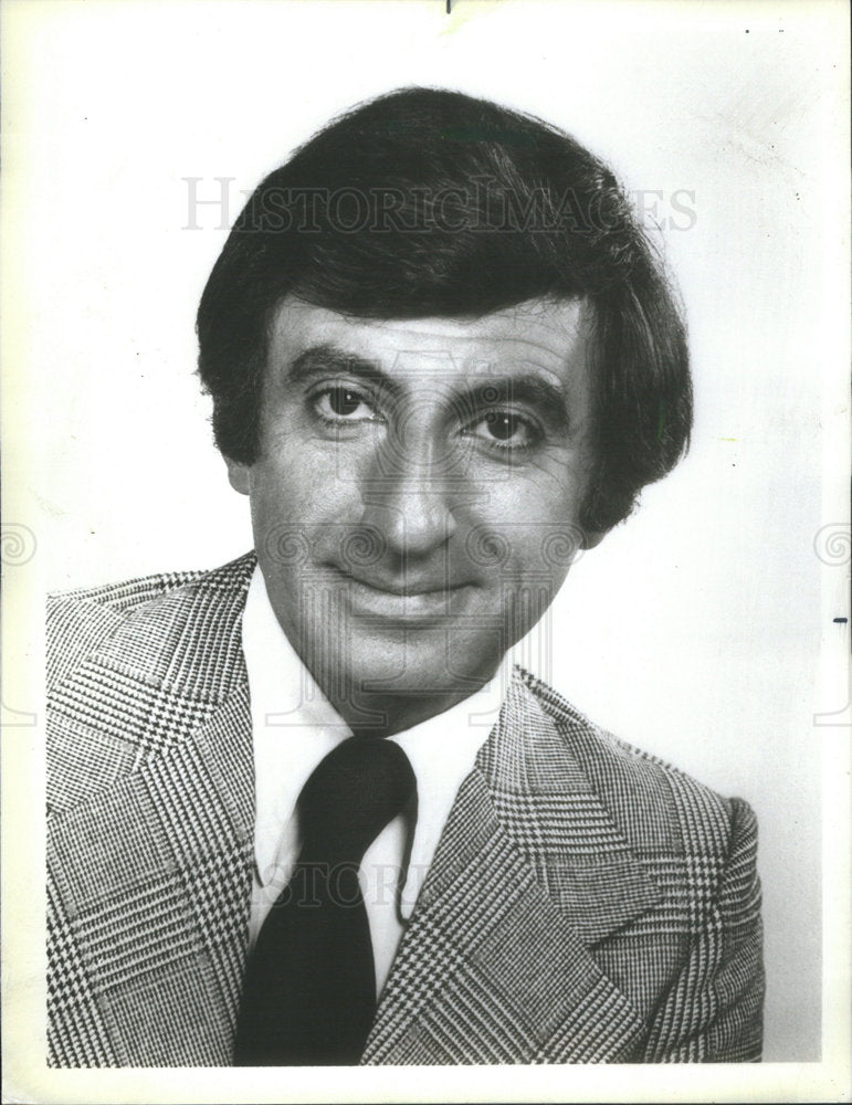 1983 Press Photo Actor Jamie Farr &quot;M*A*S*H&quot; - Historic Images