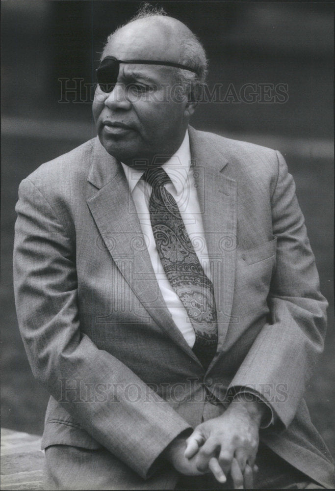 1990 Press Photo James Farmer, Professor of History Mary Williams College - Historic Images