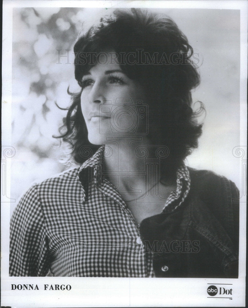 1977 Press Photo Country Singer Donna Fargo - Historic Images