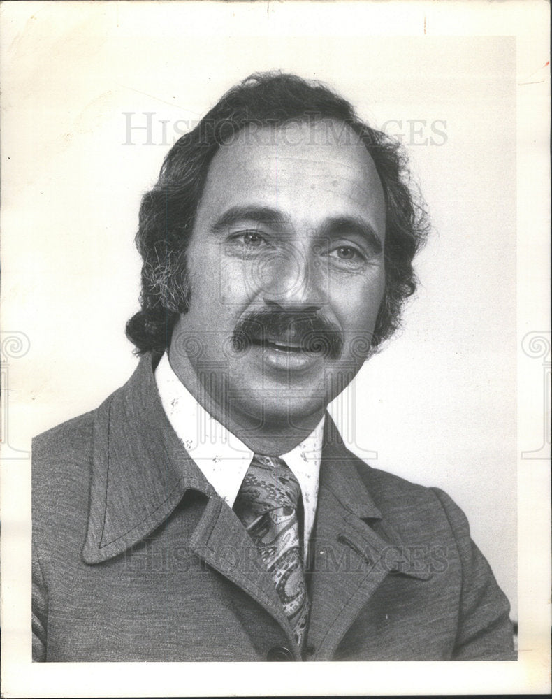 1977 Press Photo Realtor Joseph V. Farago, President of Century 21-Rohter and Co - Historic Images