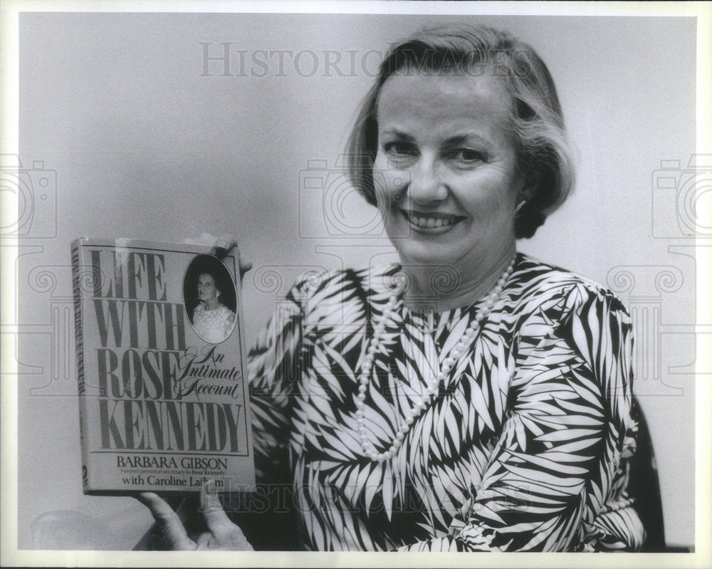 PRESS PHOTO BARBARA GIBSON AUTHOR - Historic Images