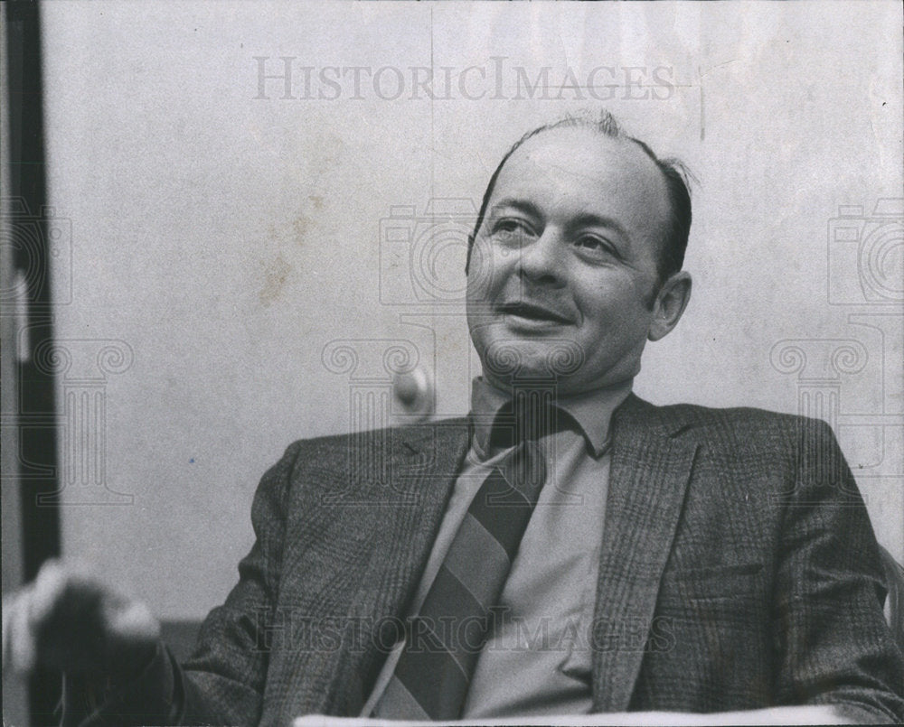 1970 Press Photo J.H.Gibson Director of DuPage Vocational Education Authority - Historic Images