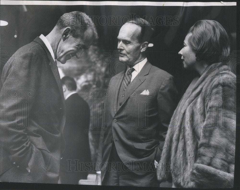 1974 Press Photo Playwright and Author William Gibson &amp; Mr.And Mrs. John Reich - Historic Images