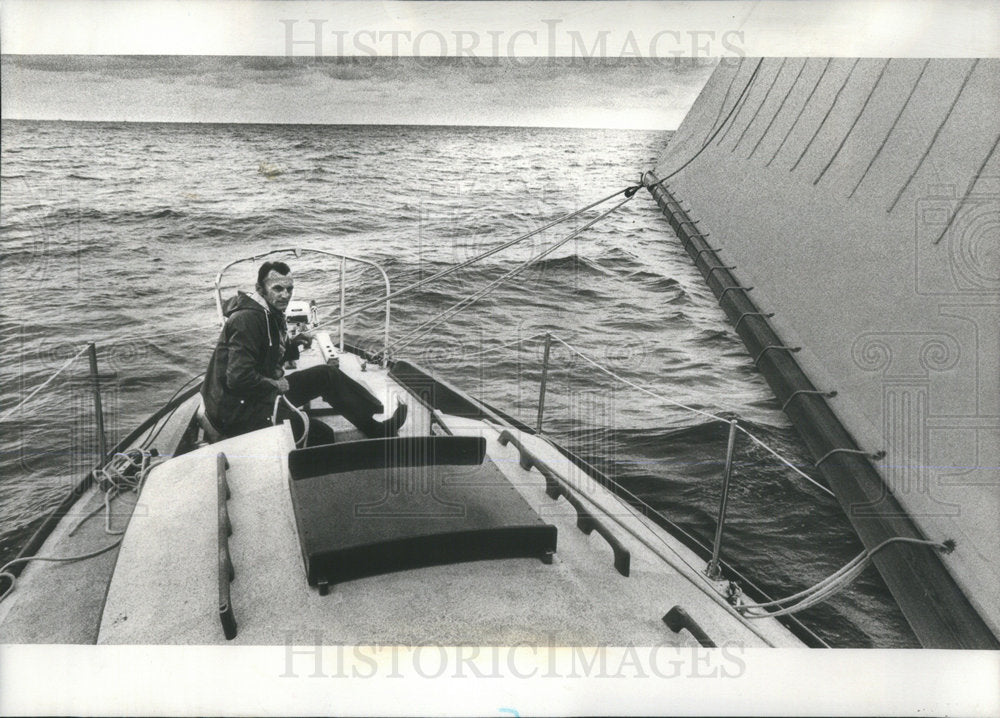 1979 Press Photo Rene Gieblewicz Boat Repair - Historic Images