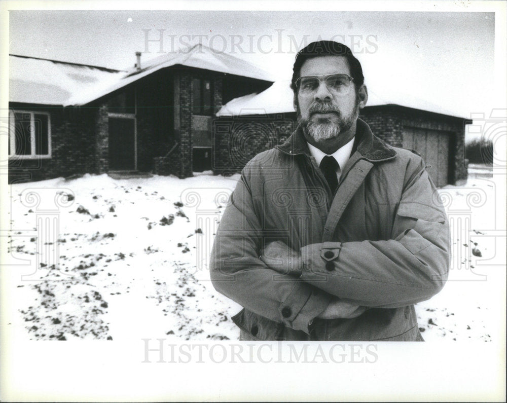 1985 Press Photo Ken Huckaby engineer B.O.C.A. constructed house Country Club - Historic Images