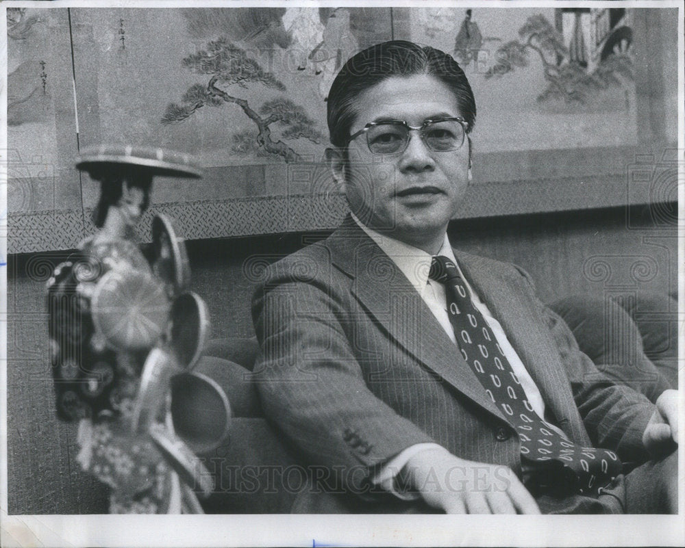 1977 Press Photo Junjiro Otsuka president Chicago Tokyo Bank - Historic Images