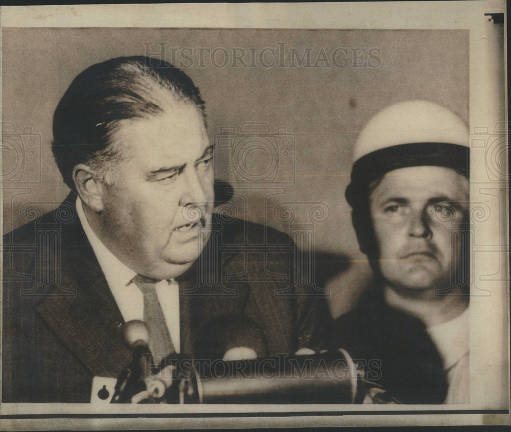 1971 Corrections Commissioner Oswald Speaking News Conference - Historic Images