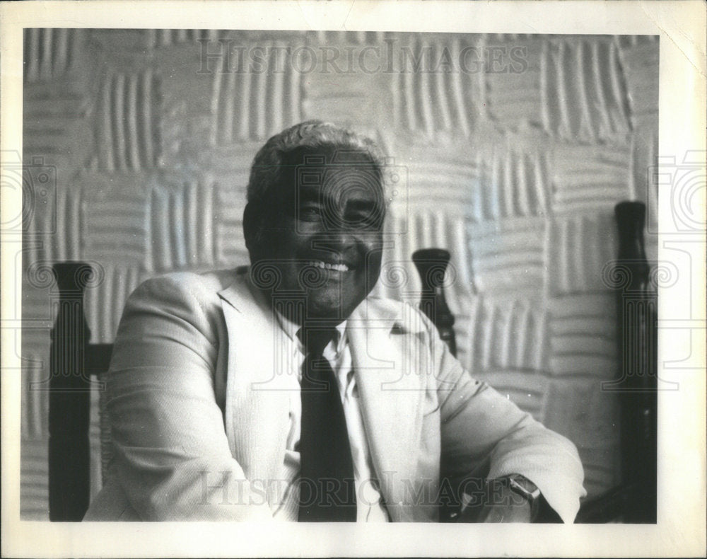 1987 Press Photo Dr. Louis Roy, Haitian Association - Historic Images