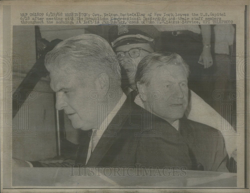 1968 Press Photo Gov. Nelson Rockefeller of NY leave the US Capitol at his left - Historic Images