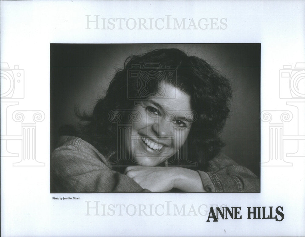 press photo Anne Hills is an American folk singer-songwriter. - Historic Images