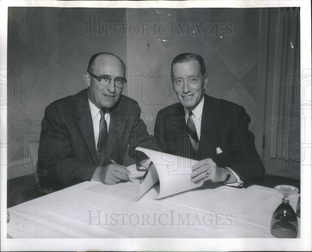 1961 George Fullerton, Medinah CC president and James Royer WOA pres - Historic Images