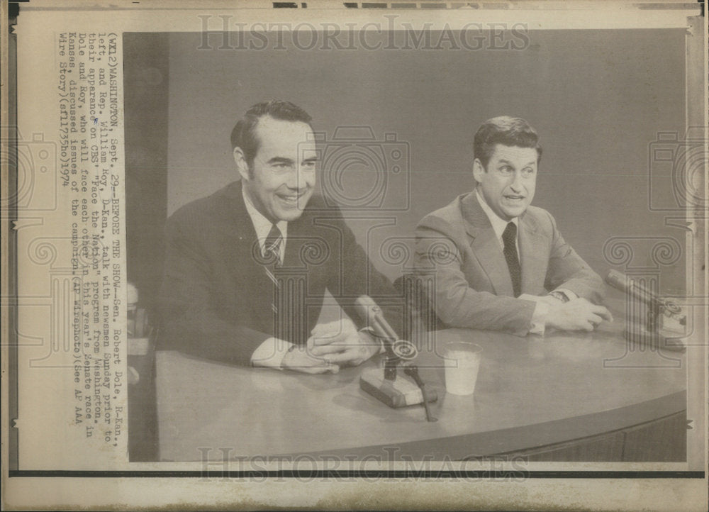 1974 Press Photo Sen. Robert Dole &amp; Rep. William Roy - Historic Images