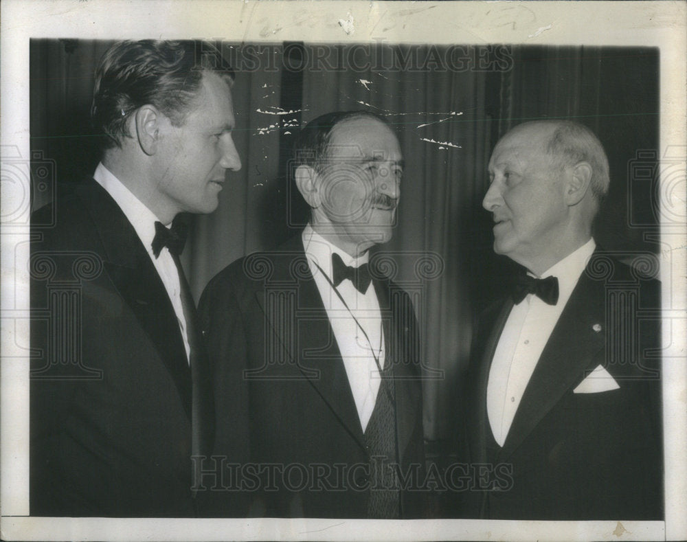 1946 Press Photo dr. l.s. rowe killed by auto director - Historic Images