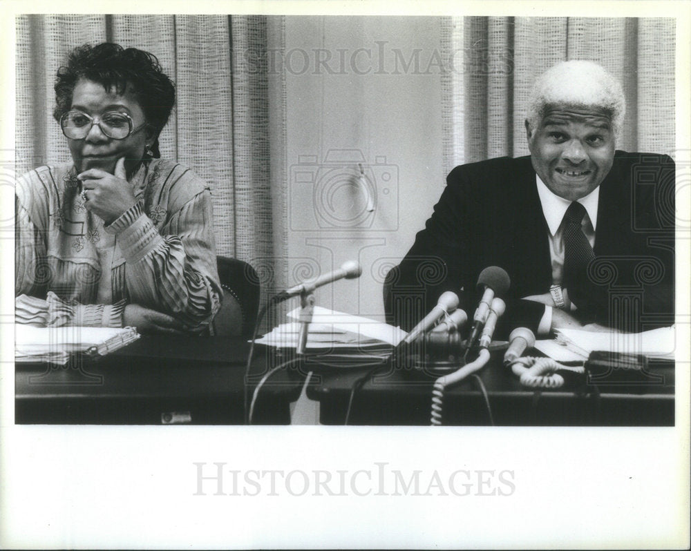 1985 Press Photo Amanda Rudd resigns as commissioner of Chicago Public Library - Historic Images