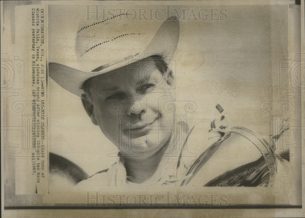 1968 Press Photo Lloyd Ruby Wins 150 Mile Classic - Historic Images