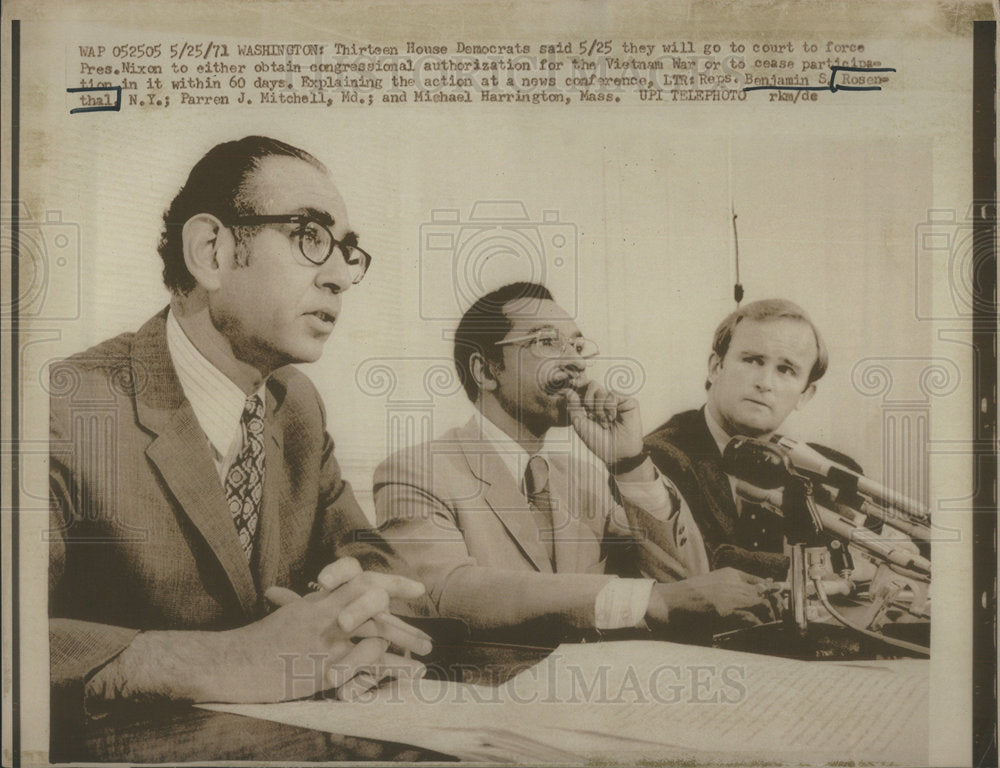 1971 Press Photo Benjamin S. Rosenthal, Parren J. Mitchell &amp; Michael Harrington - Historic Images