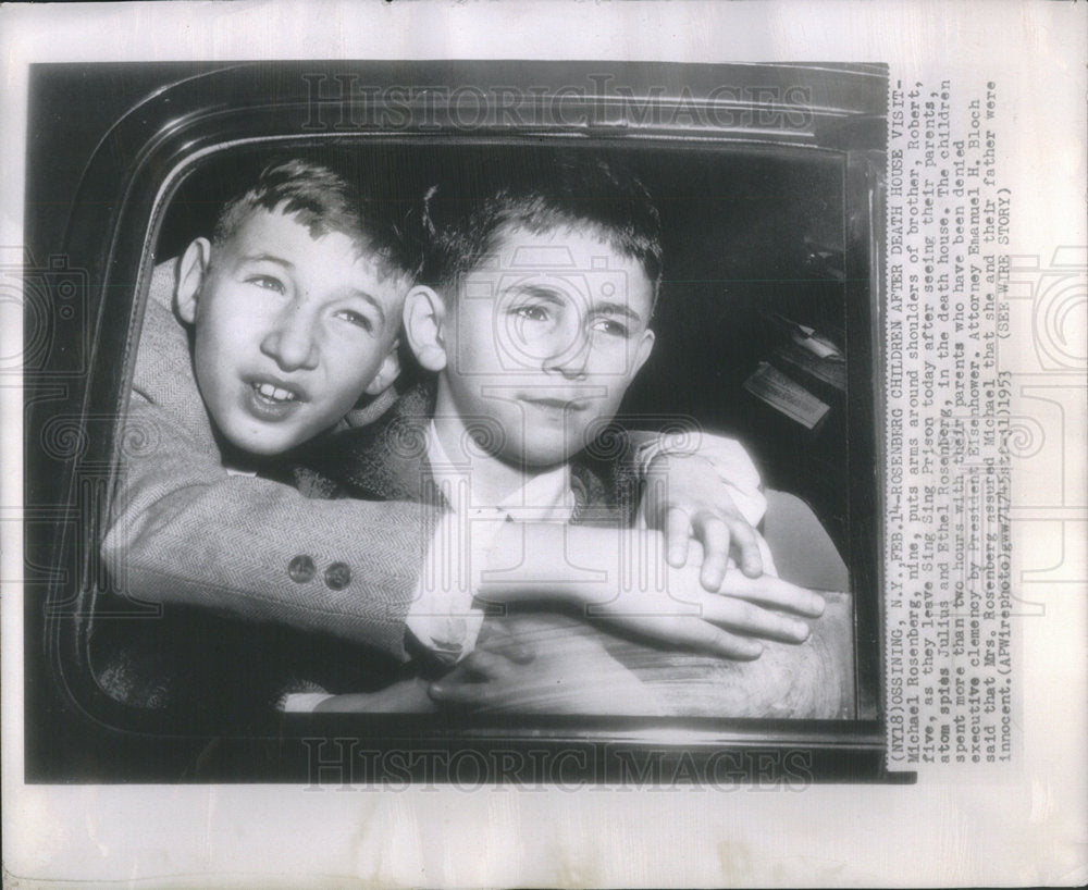 1953 Michael & Julius Rosenberg Leave Sing Sing Prison - Historic Images