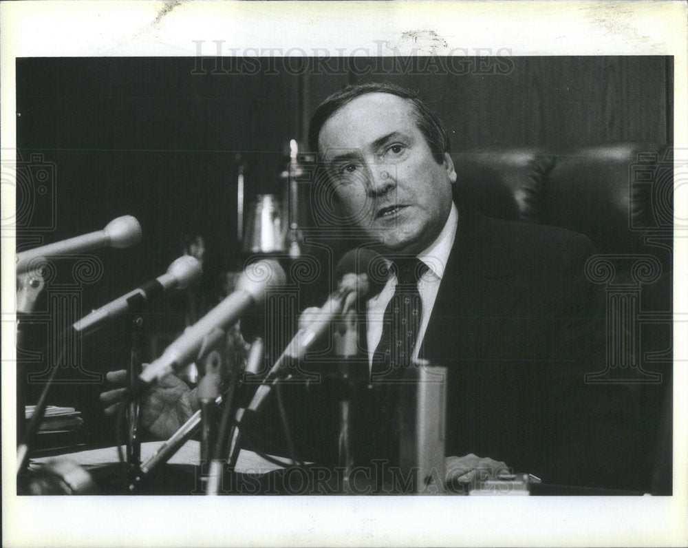 1983 Press Photo Cook County Treasurer Rosewell Reading Statement Indictment - Historic Images