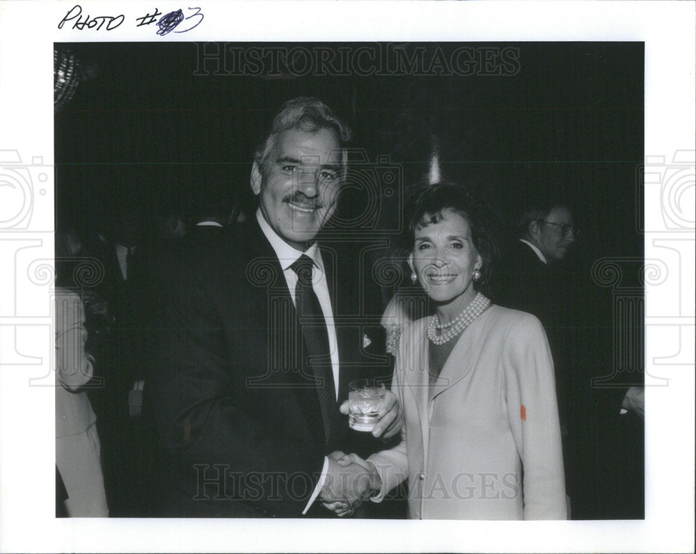 1994 Press Photo Dennis Farina and Renee Crown - RSC75785 - Historic Images