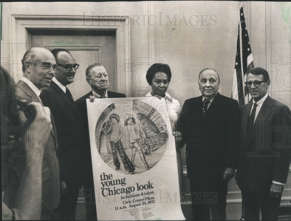 1973 Press Photo Mayor Daley Chicago Parade - Historic Images
