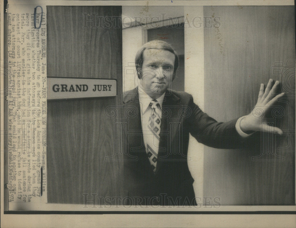 1974 Press Photo Newsman Farr Preparing Grand Jury Investigation Manson Case - Historic Images