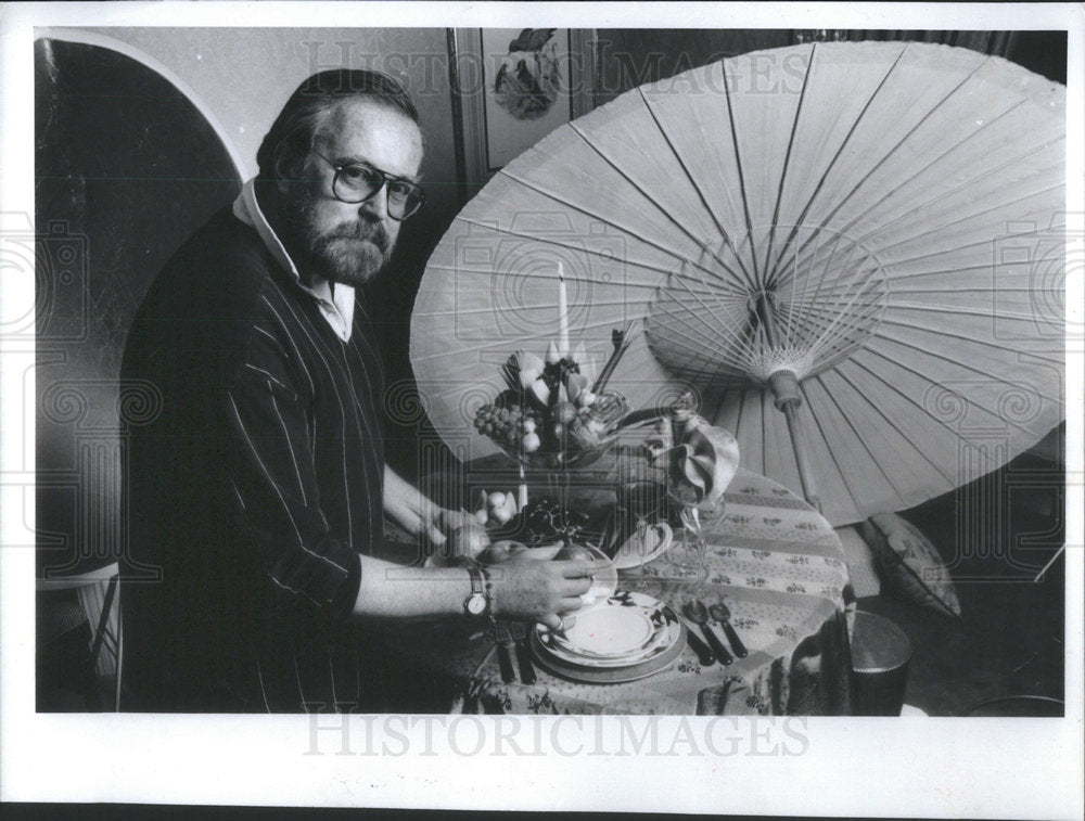 1991 Press Photo W Peter Prestcott Entertainment Editor For Food &amp; Wine Magazine - Historic Images