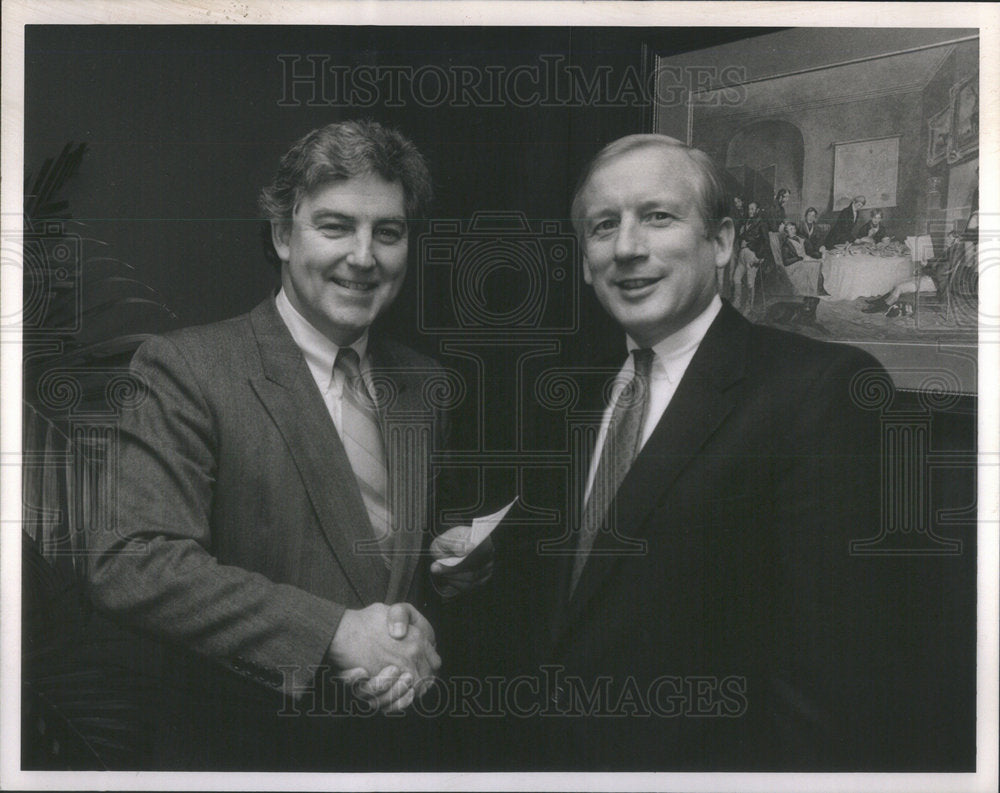 1989 Press Photo Publisher Charles Price Makes Donation To Art Institute - Historic Images