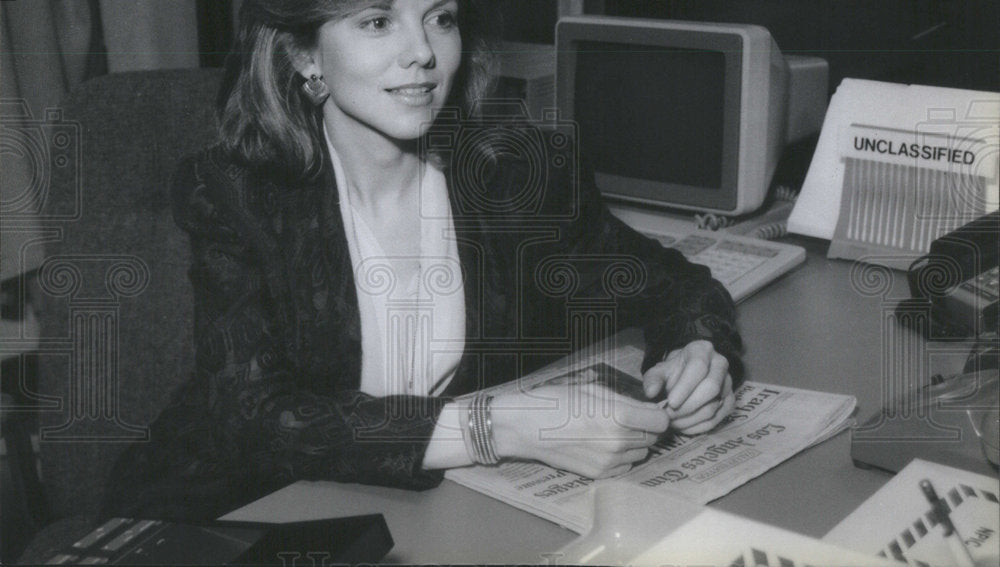 1990 Press Photo Linda Purl stars in ABC television&#39;s &quot;Under Cover&quot; - RSC76213 - Historic Images
