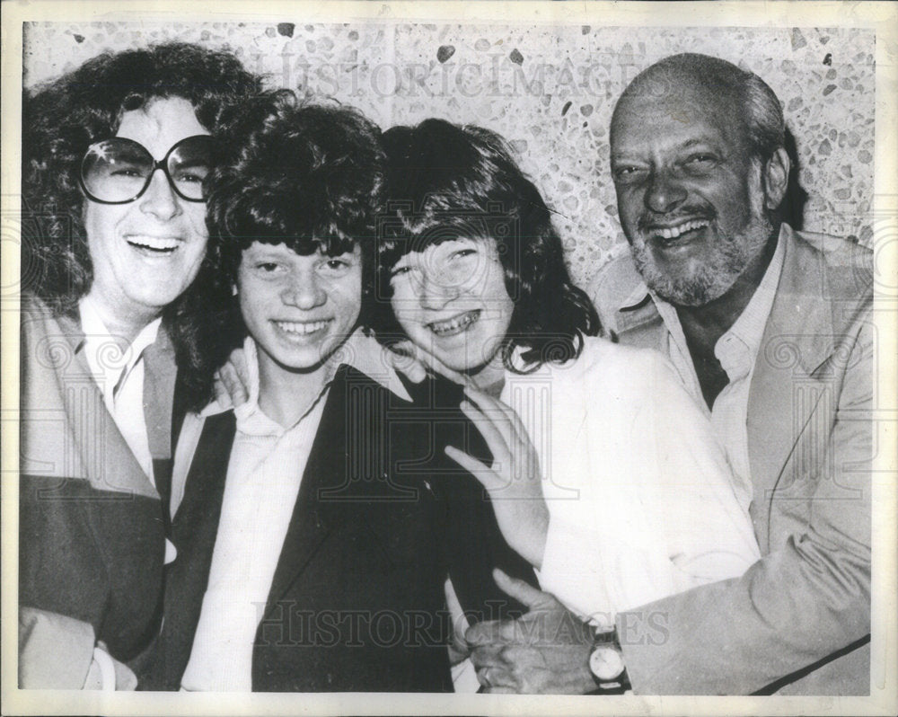 1978 Press Photo Harold Prince Broadway producer-director arrives in Chicago to - Historic Images