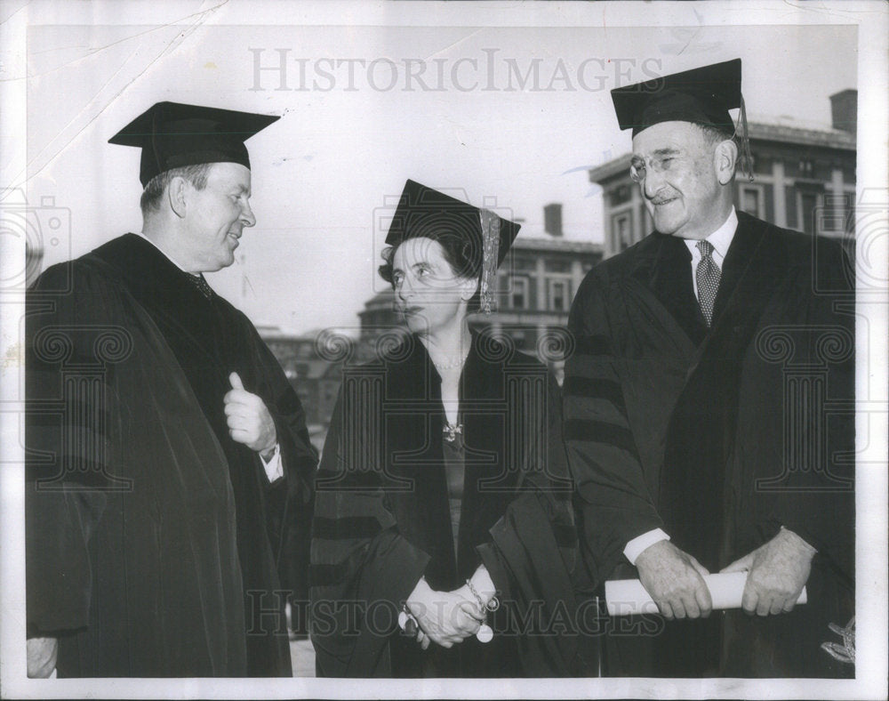 1962 Press Photo Joseph Pulitzer Lester Pearson Anna Rosenberg Columbia - Historic Images